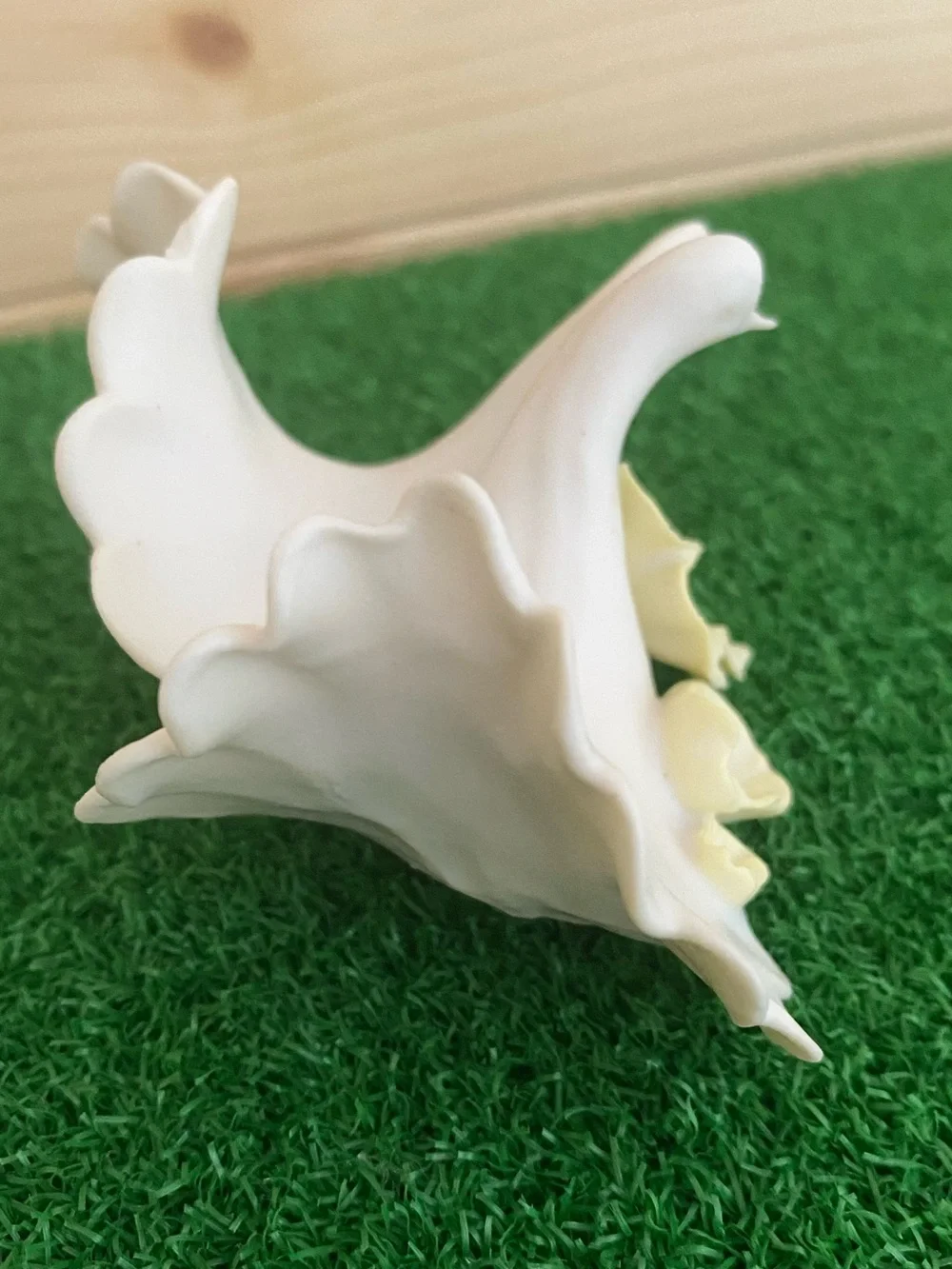 Vintage CP Chessell Pottery Isle of Wight 2 White Doves Pale Yellow Flowers